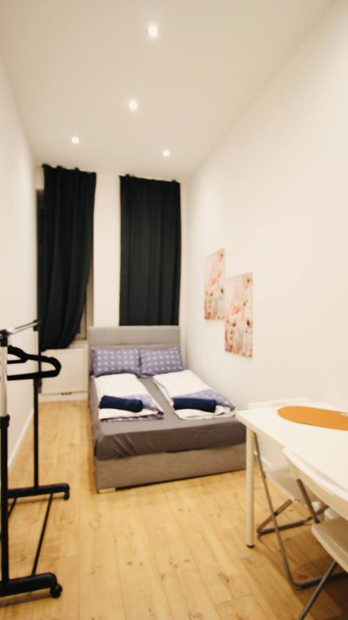 Privatunterkunft Cozy In Center Dw5